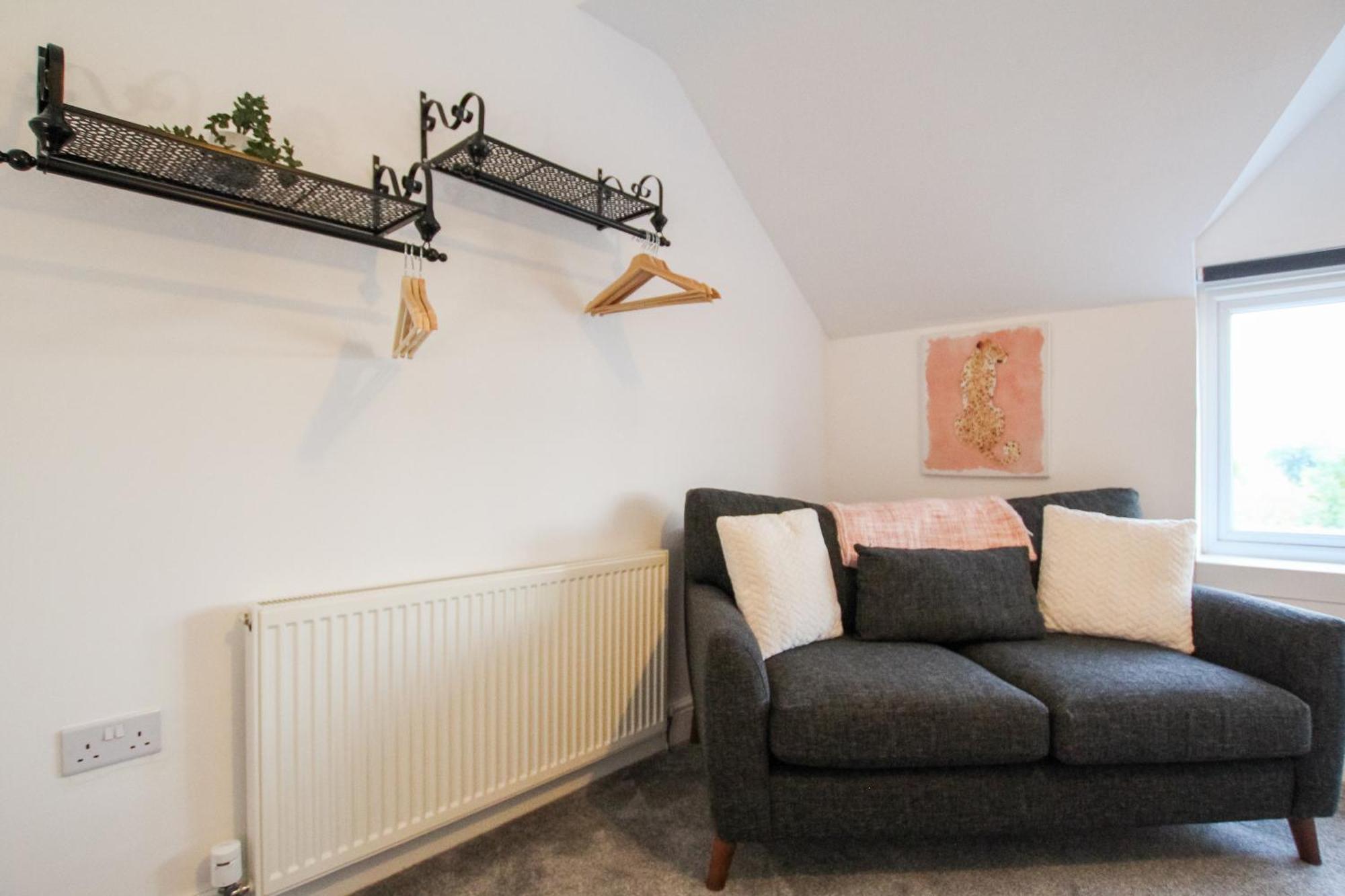 Fairways View - Spacious Apartment - Sleeps 6 - Lovely Views - By Rework Accommodation Hoylake Eksteriør bilde
