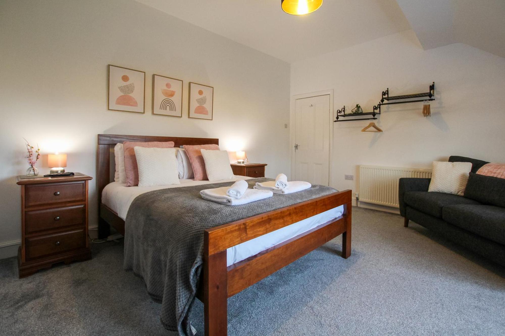 Fairways View - Spacious Apartment - Sleeps 6 - Lovely Views - By Rework Accommodation Hoylake Eksteriør bilde