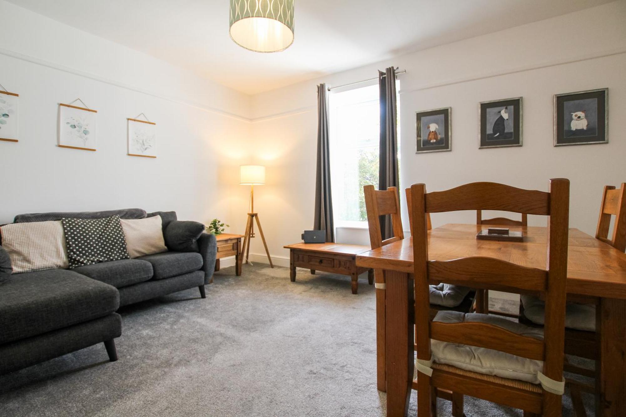 Fairways View - Spacious Apartment - Sleeps 6 - Lovely Views - By Rework Accommodation Hoylake Eksteriør bilde